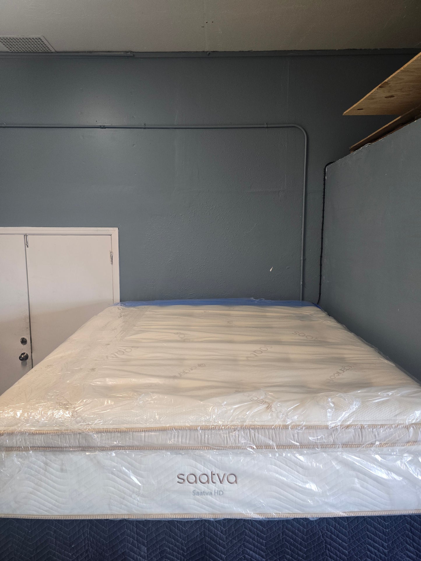 Saatva HD King/ Cal-King Size
