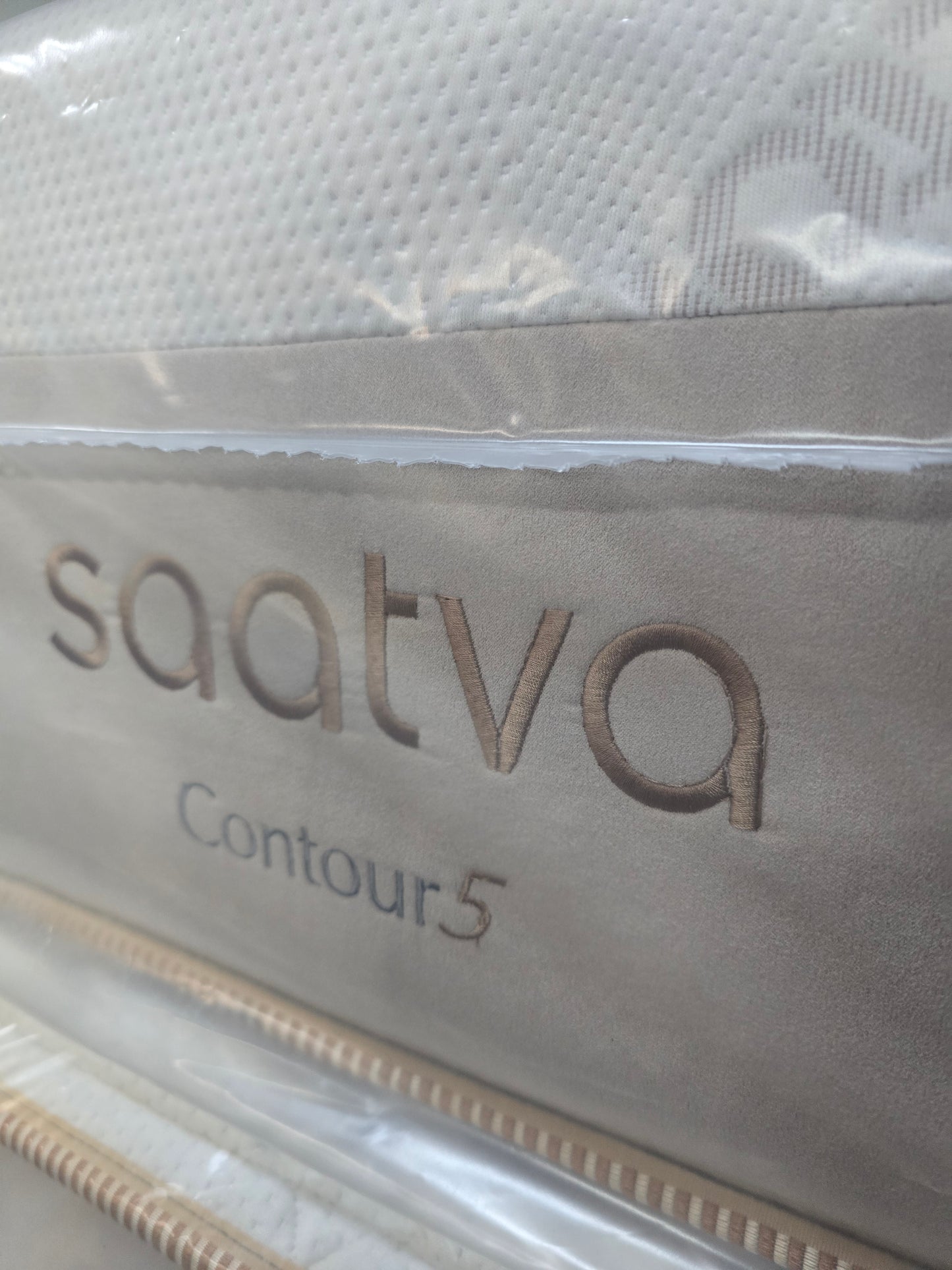 Saatva Contour5 Medium King/ Cal-King