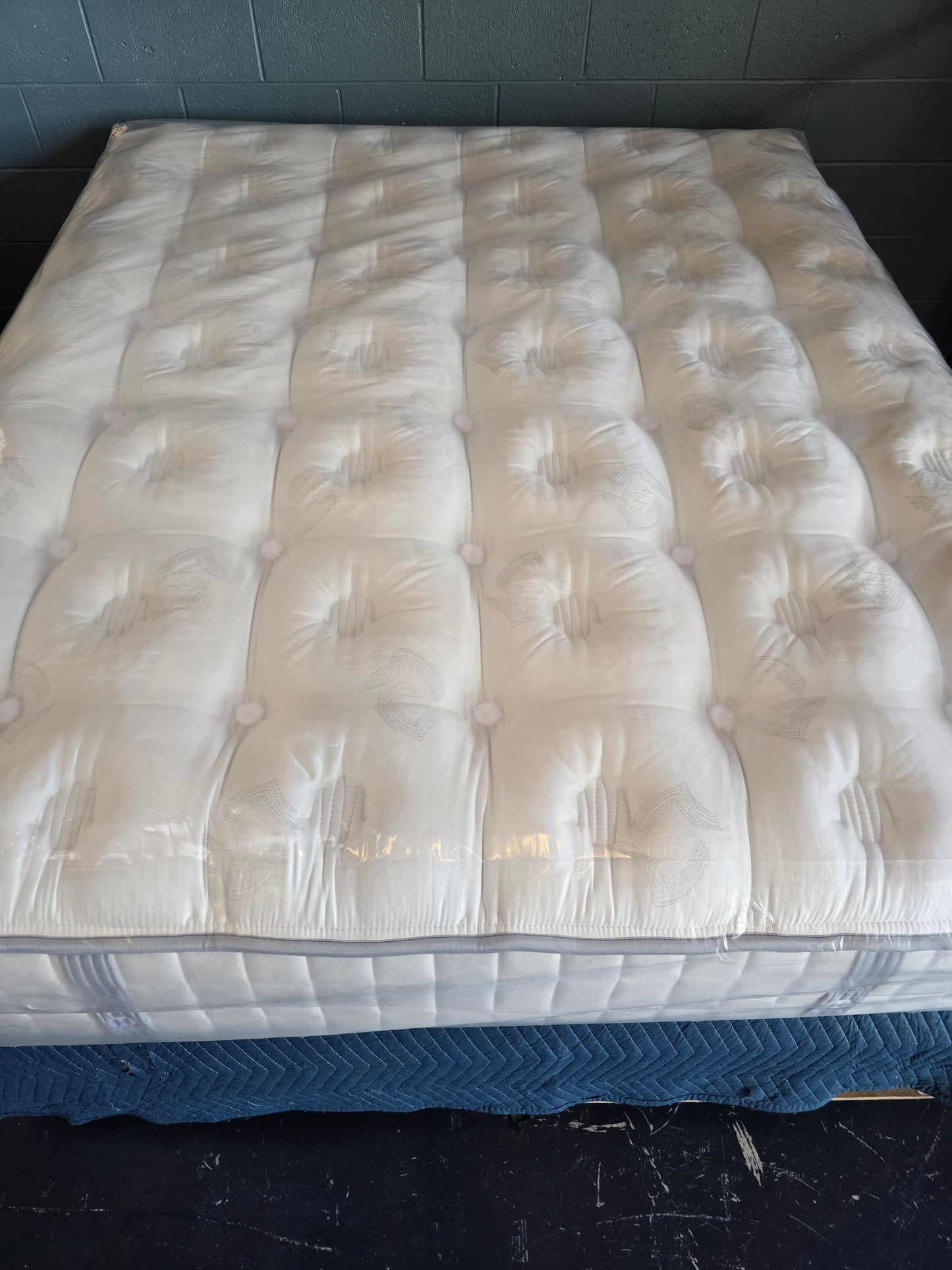 Aireloom Vitagenic Handmade CopperTech Silver ll 13.5" Plush KING SIZE Mattress