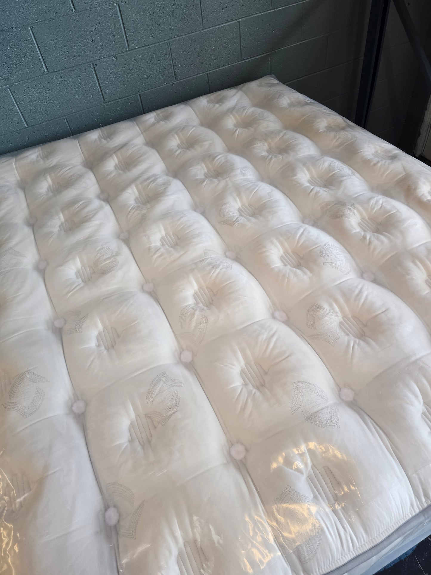 Aireloom Vitagenic Handmade CopperTech Silver ll 13.5" Plush KING SIZE Mattress