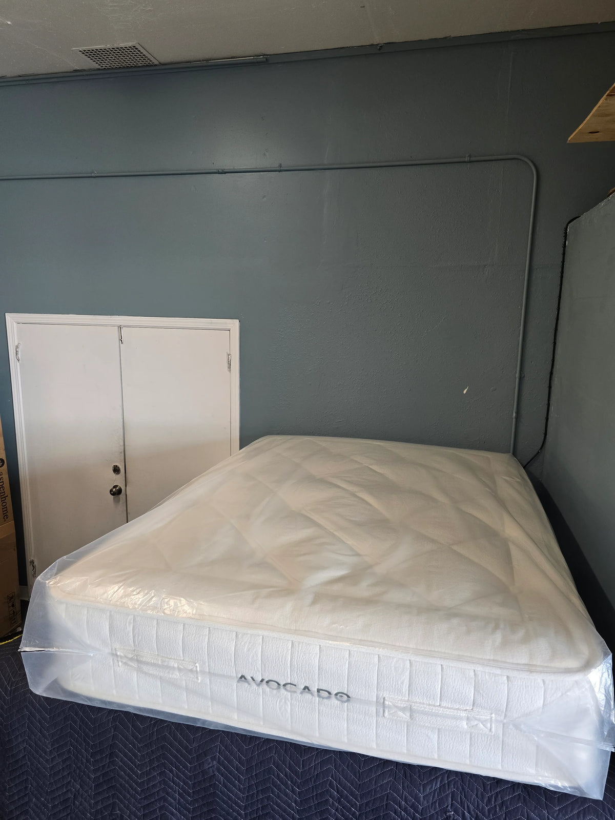Avocado Luxury Organic Standard Medium No Pillow Top Queen/ Full Size