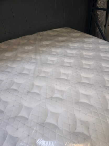 Helix Midnight Core With GlacioTex Cooling Top King/ Cal-King