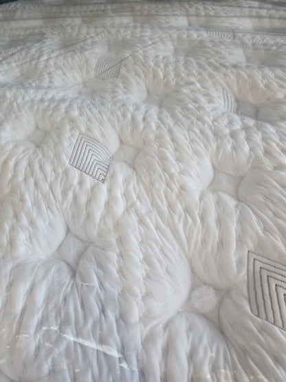 Airloom Hybrid Luxury Firm Mattress 13.75" King/ Cal King