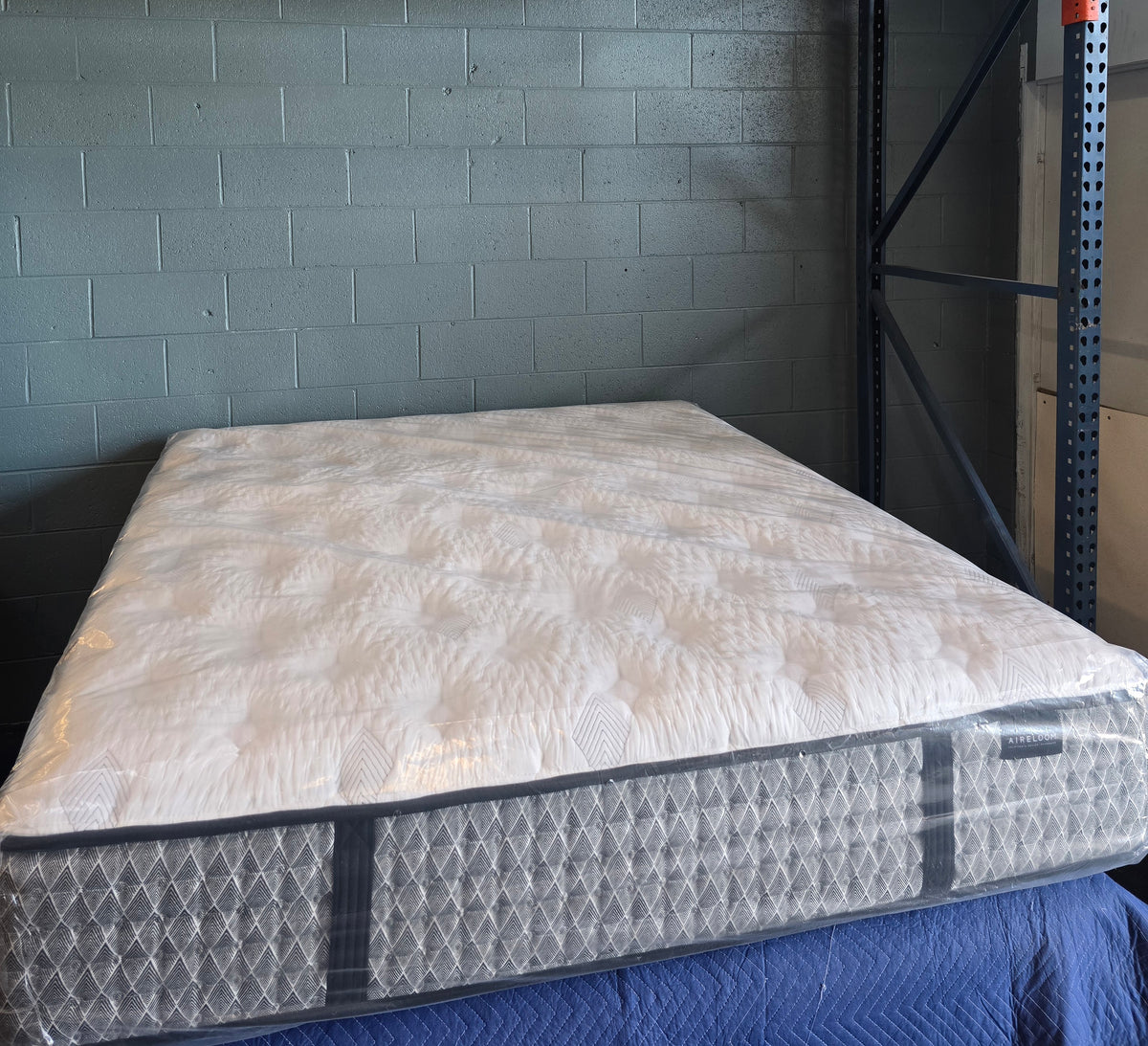 Airloom Hybrid Luxury Firm Mattress 13.75" King/ Cal King