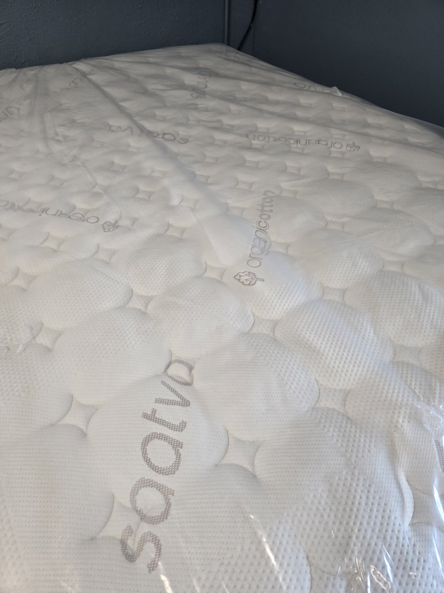 Saatva Memory Foam Hybrid Queen/ Full