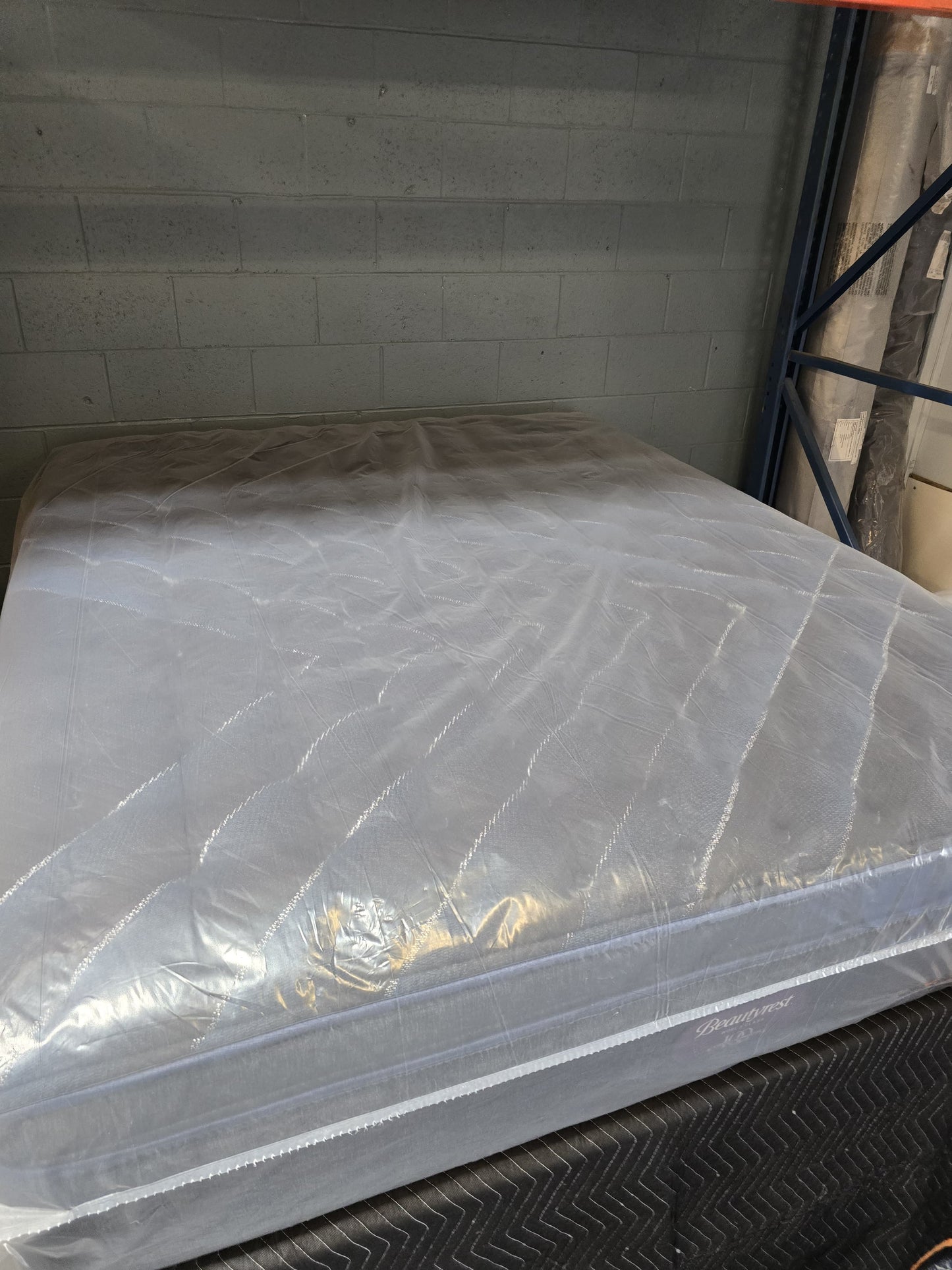 Beautyrest World Class Level Four King/ Cal-King (Check Description)