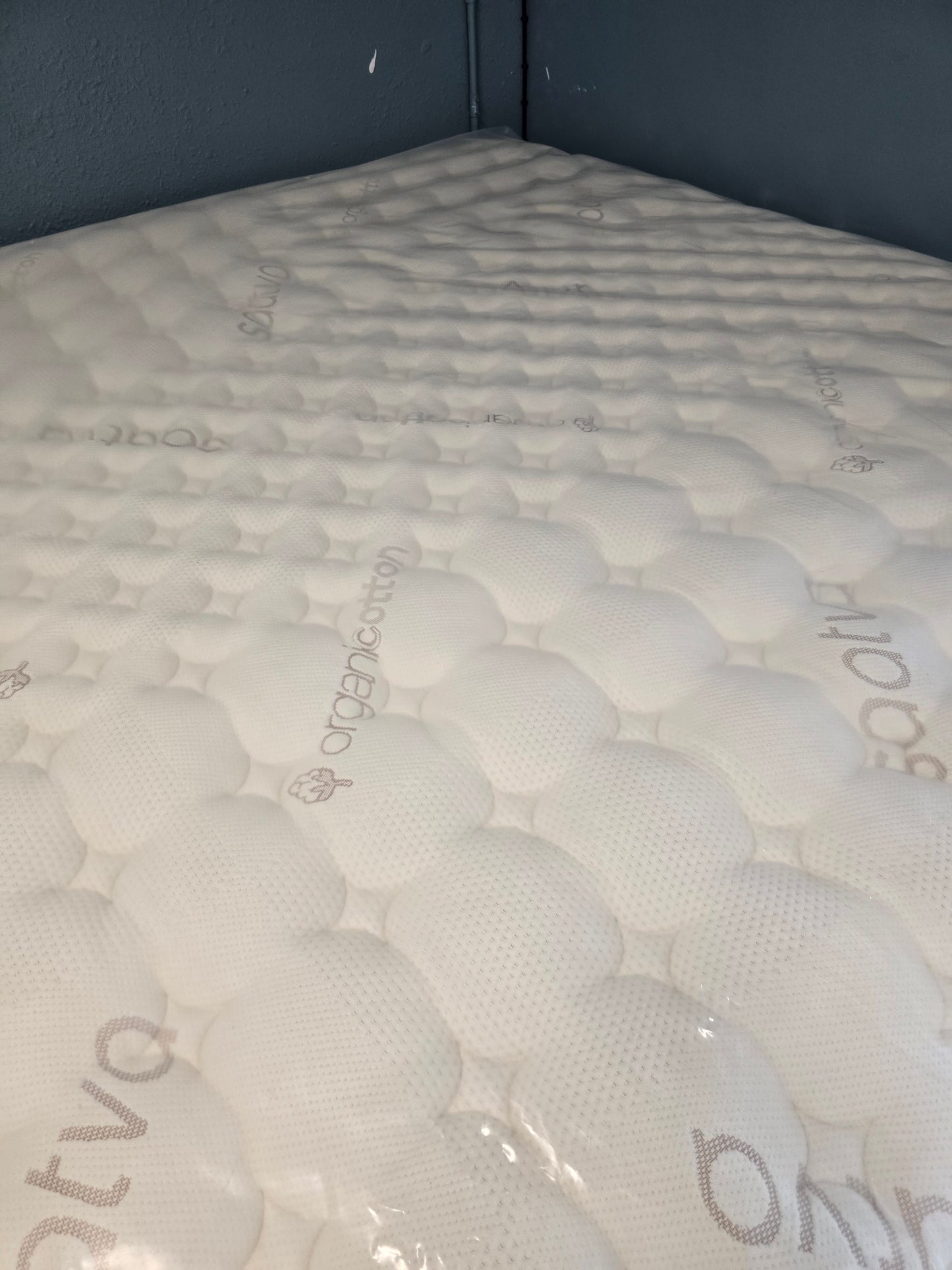Saatva Loom&Leaf King/ Cal-King Size
