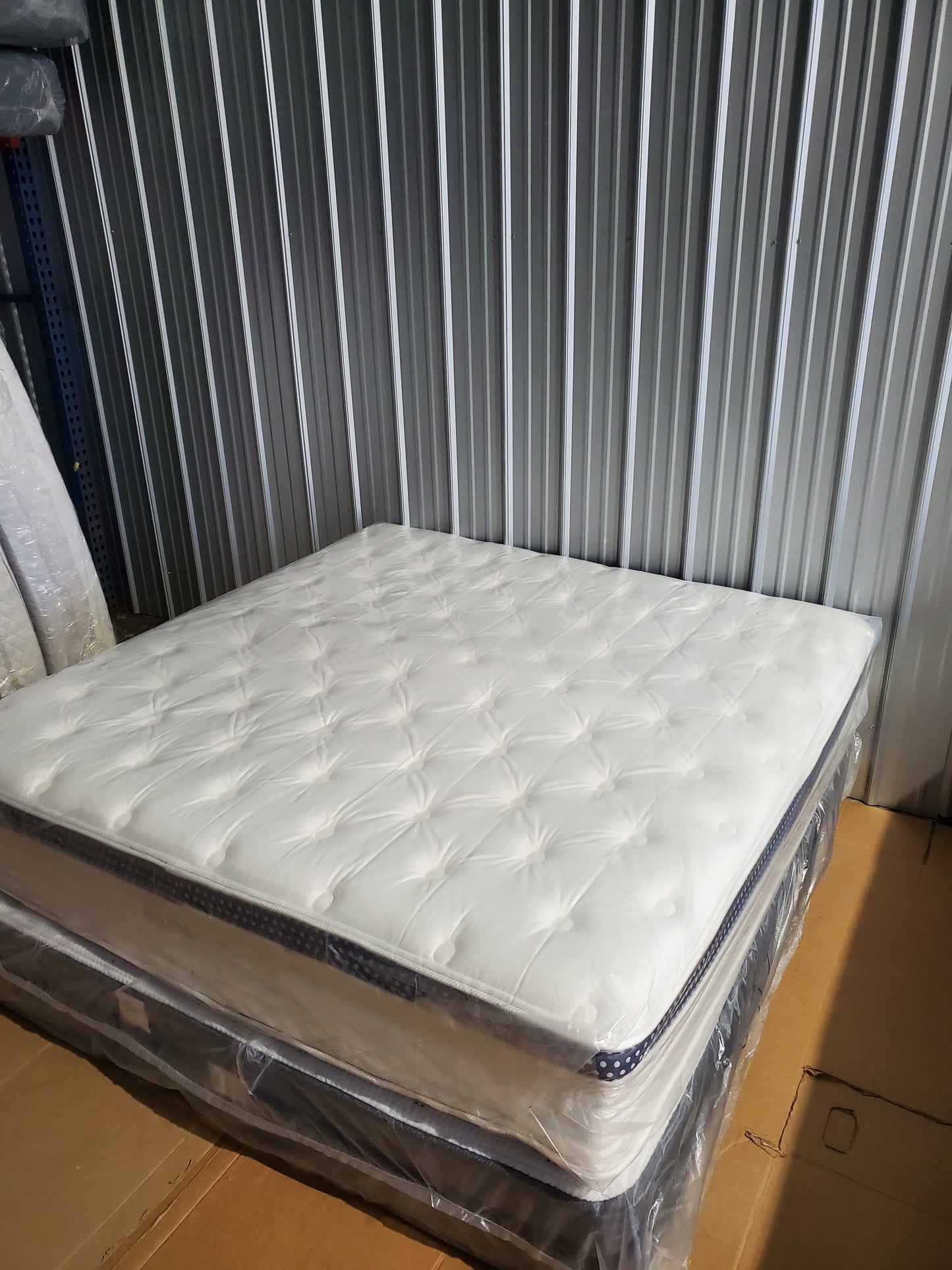 Winkbed Hybrid Queen/ Full