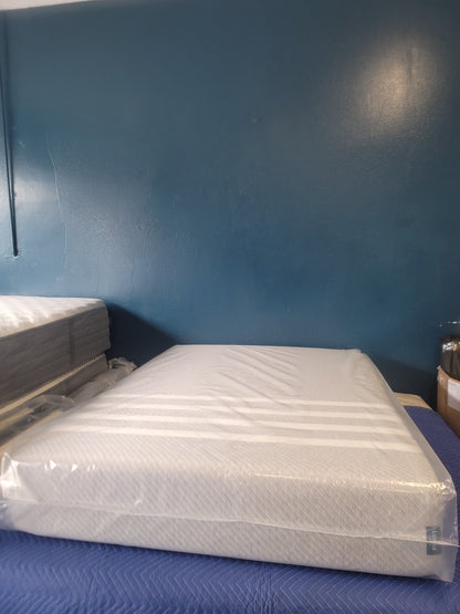 Leesa Original Mattress Queen/ Full