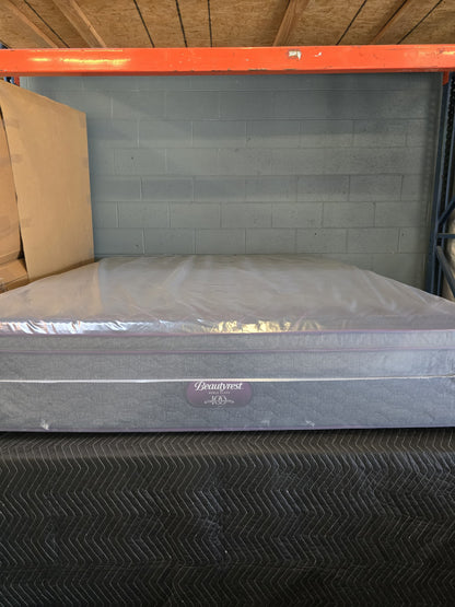 Beautyrest World Class Level Three Pillow Top King/ Cal-King (Check Description)