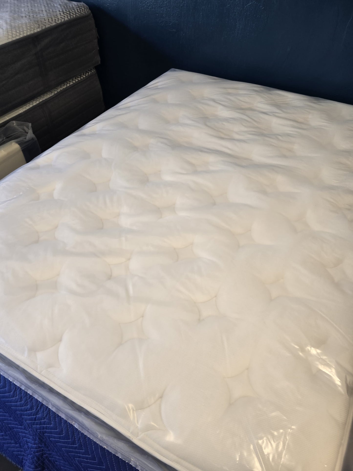 Winkbed Hybrid Queen/ Full