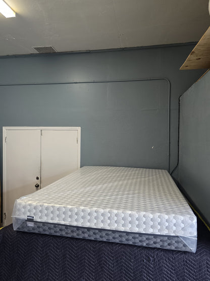 Layla Memory Foam Queen/ Full