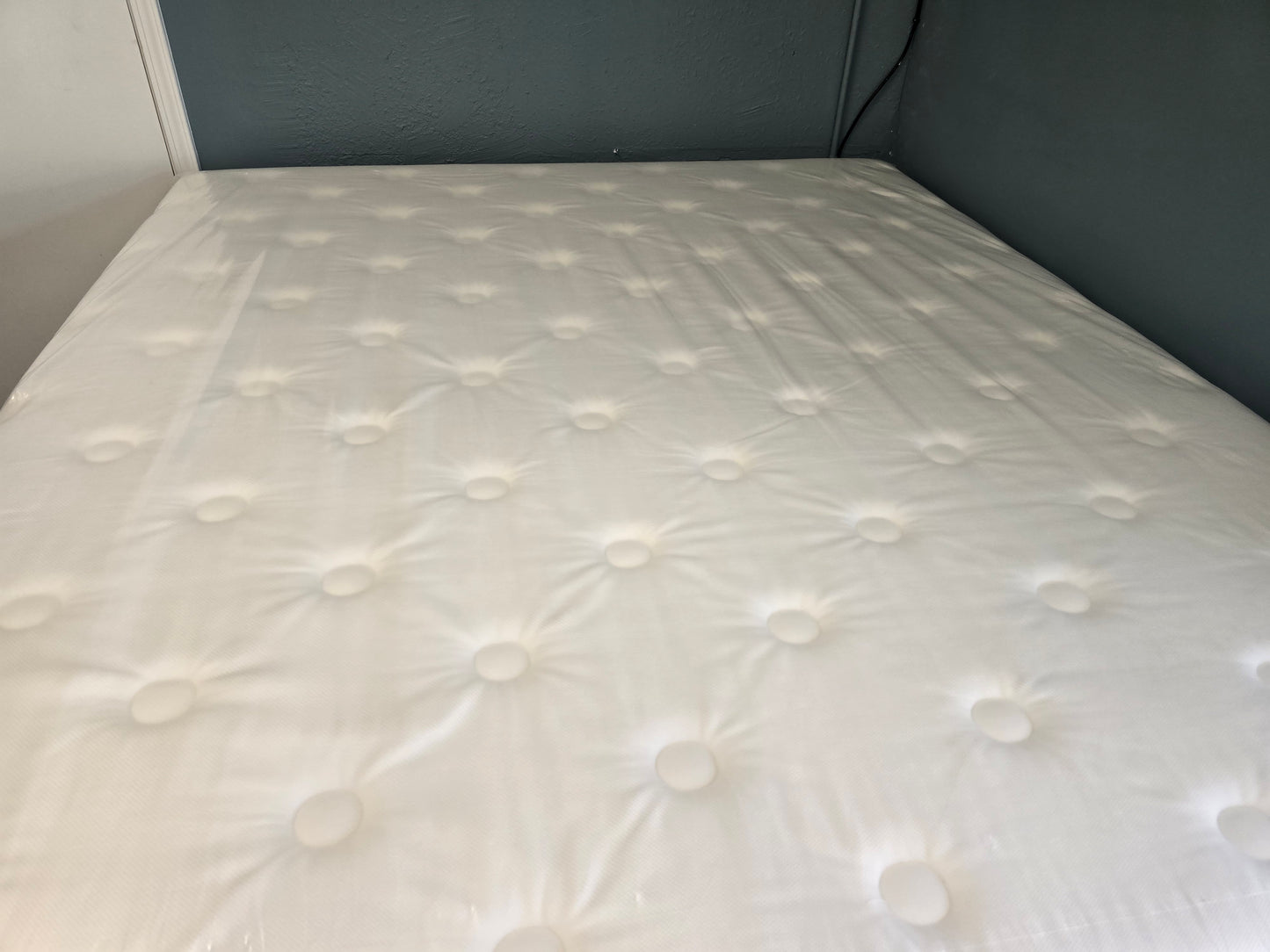 Winkbed Hybrid Queen/ Full