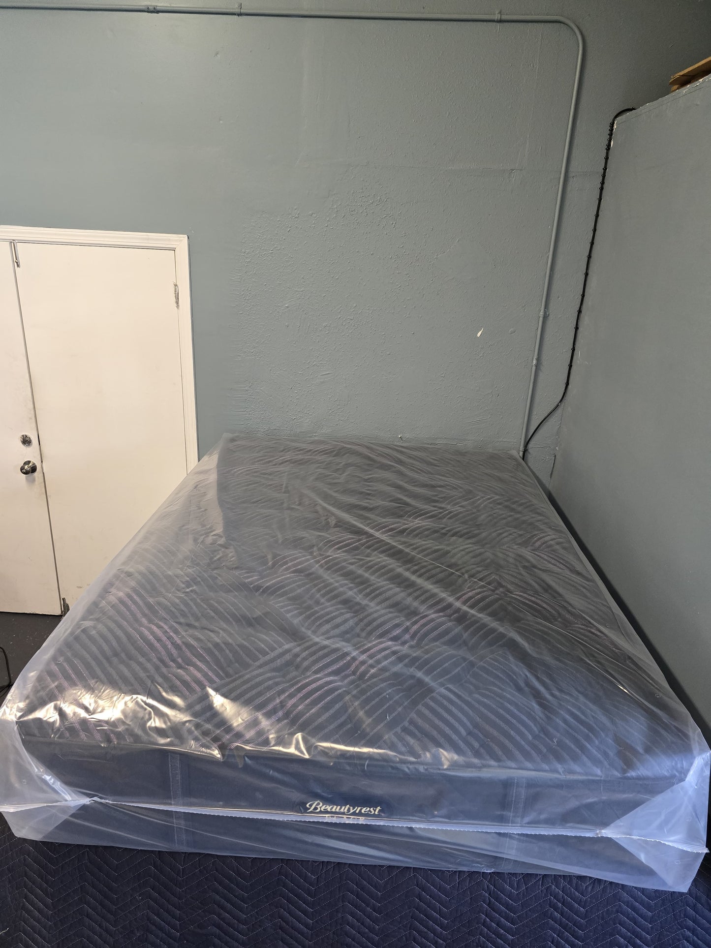Beautyrest Black Series Two Queen/ Full (Check Description)