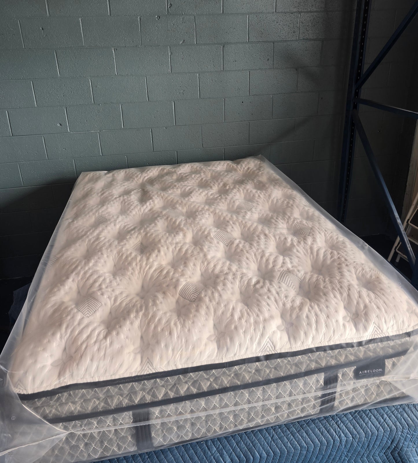 Aireloom
Bel-Air Grove Plush Pillow Top Mattress Queen Size