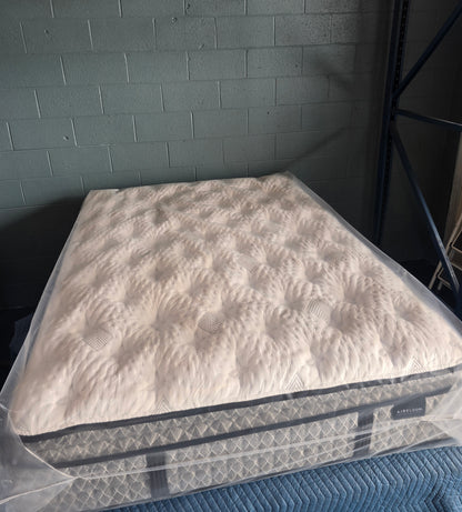 Aireloom
Bel-Air Grove Plush Pillow Top Mattress Queen Size