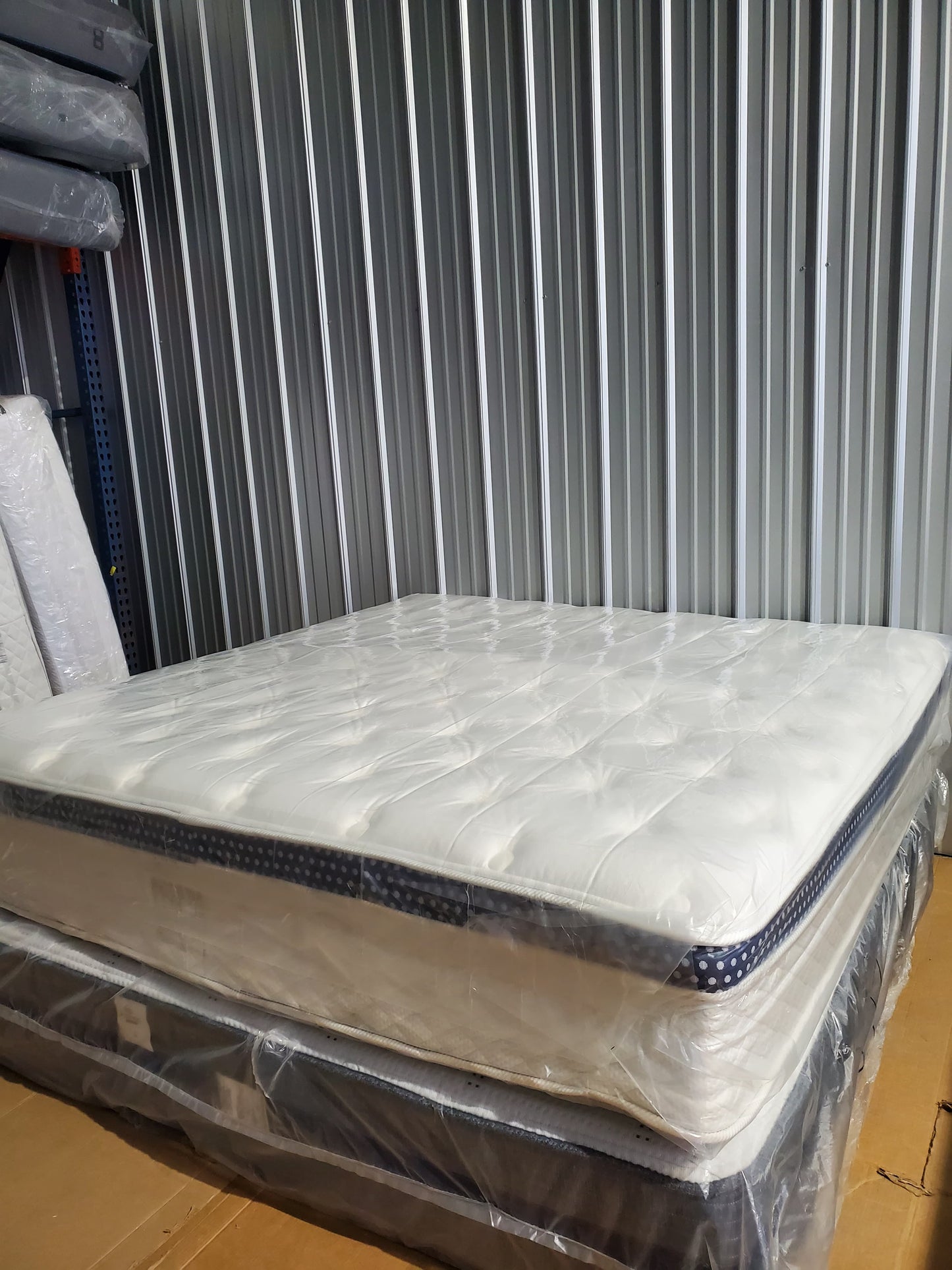 Winkbed Hybrid Queen/ Full
