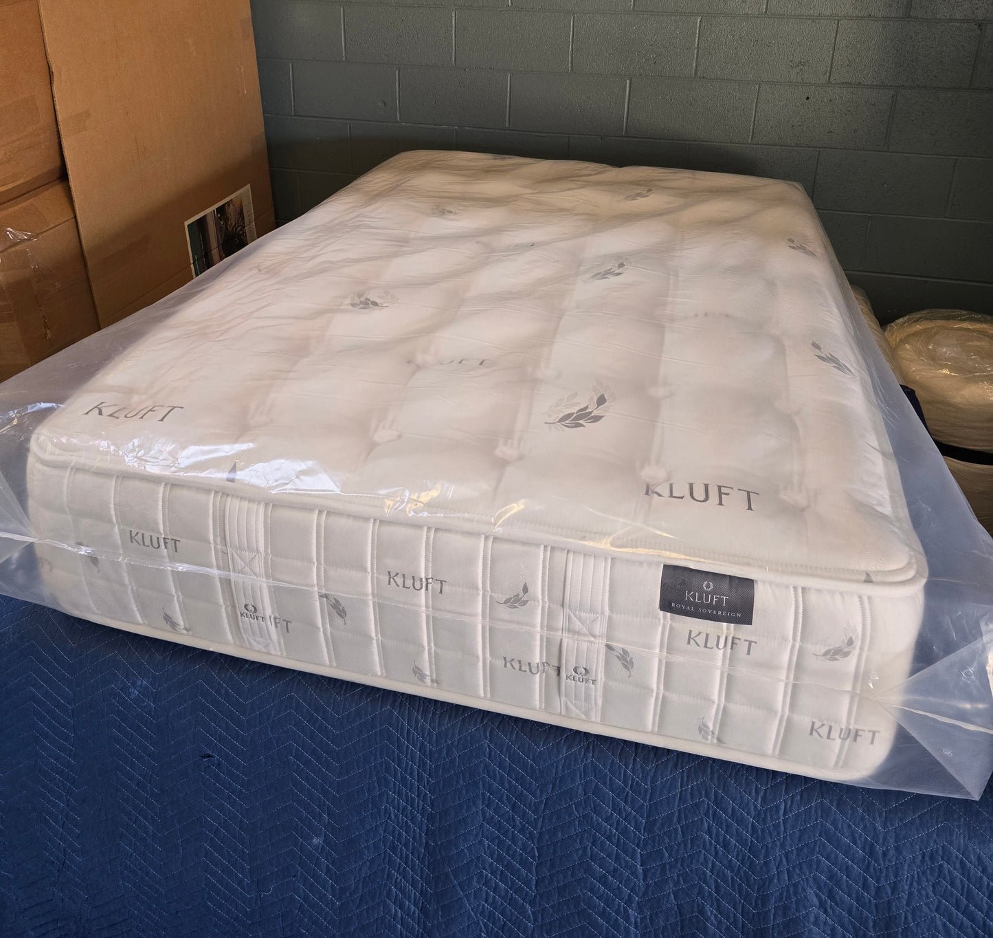 Kluft Royal Sovereign Duke Firm Queen/ Full