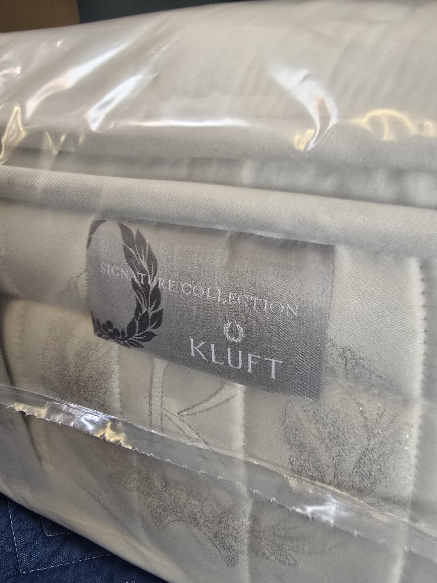 Kluft Signature Camellia Luxury Firm Queen/ Full