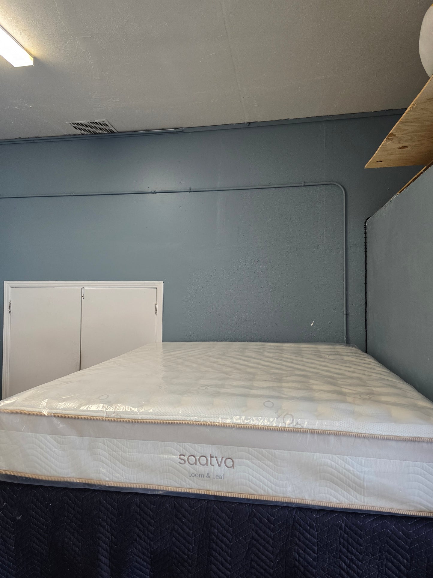 Saatva Loom&Leaf King/ Cal-King Size