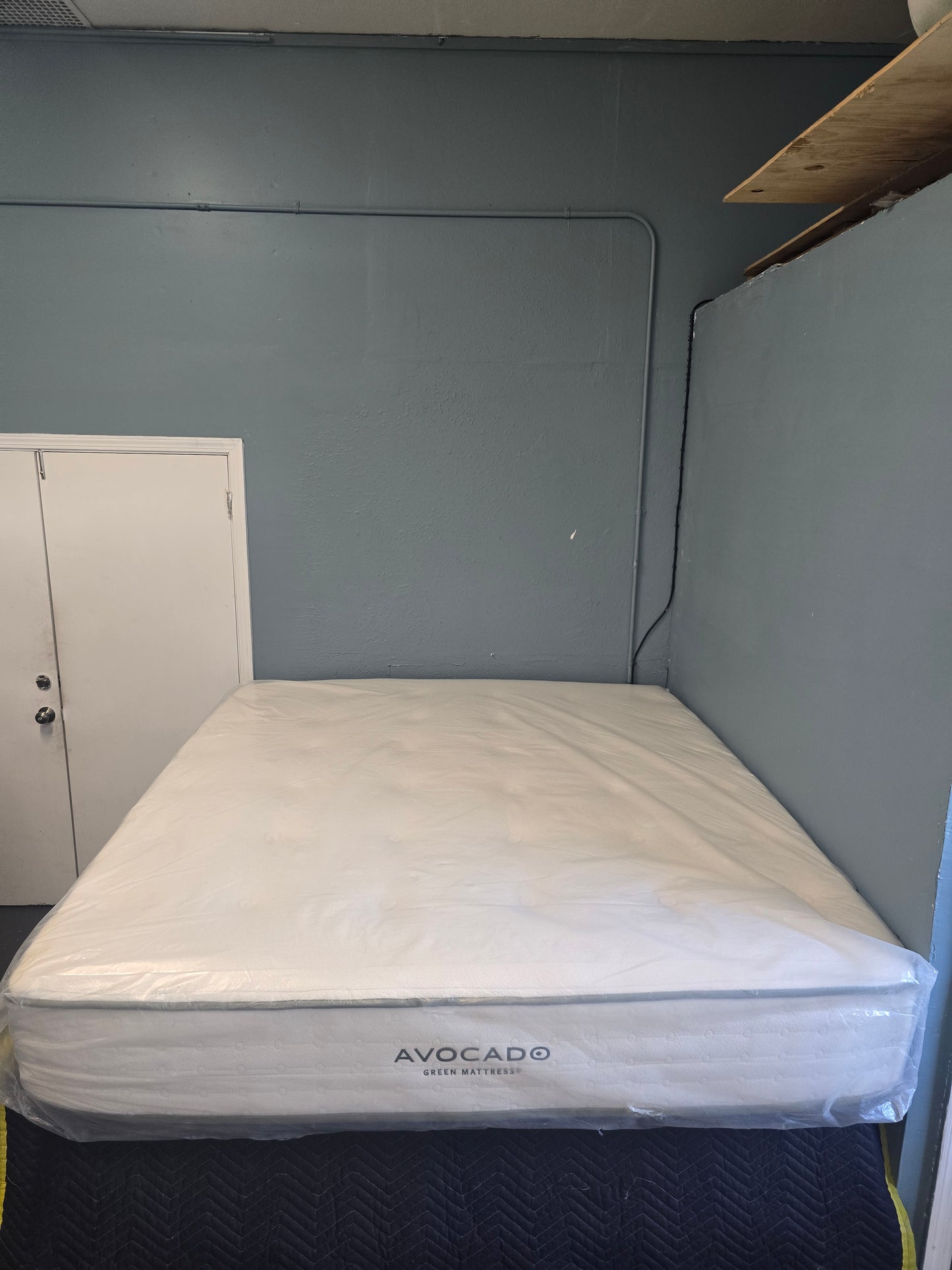 Avocado Green Mattress No pillow top Standard Queen Size