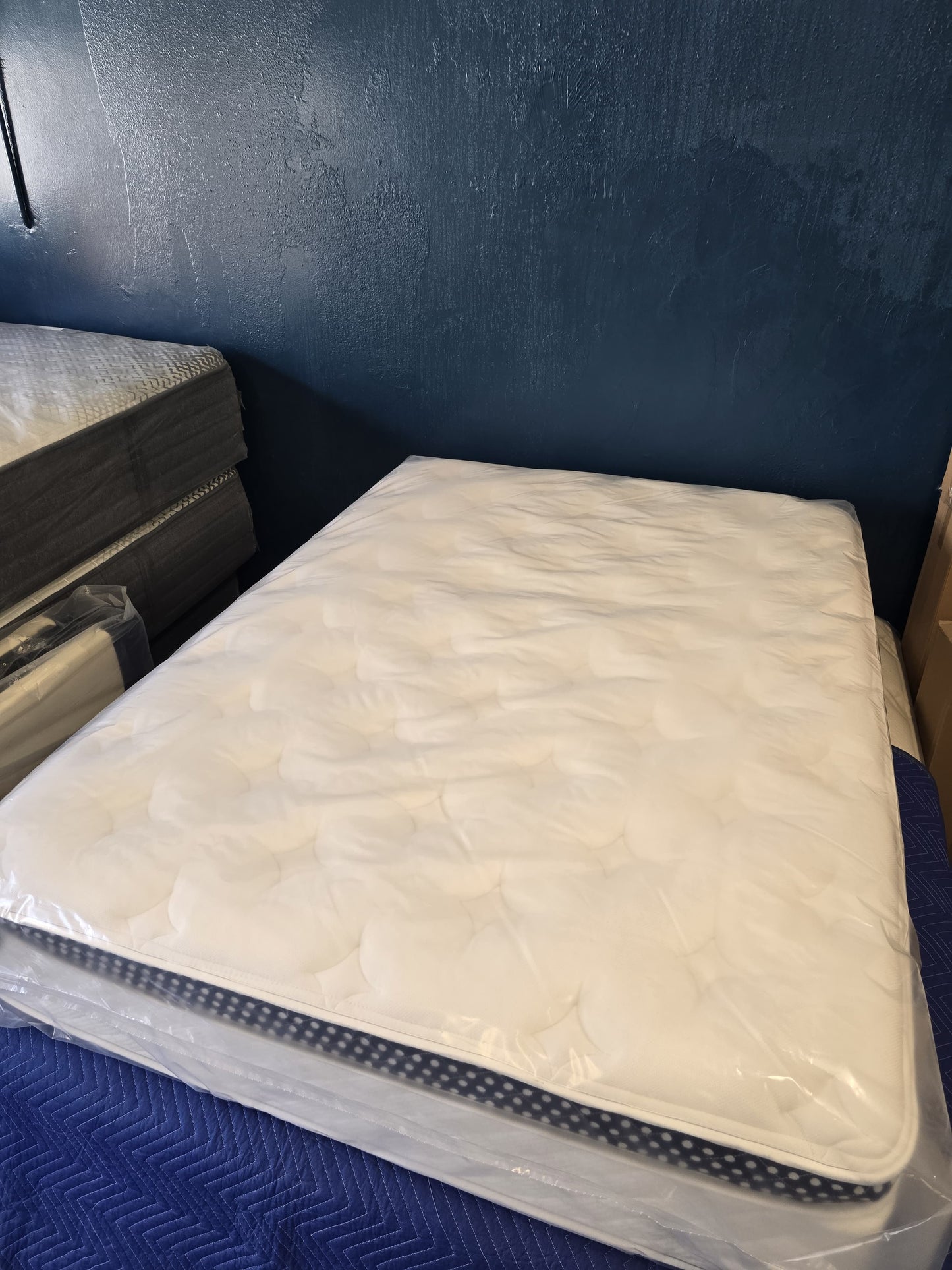 Winkbed Hybrid Queen/ Full