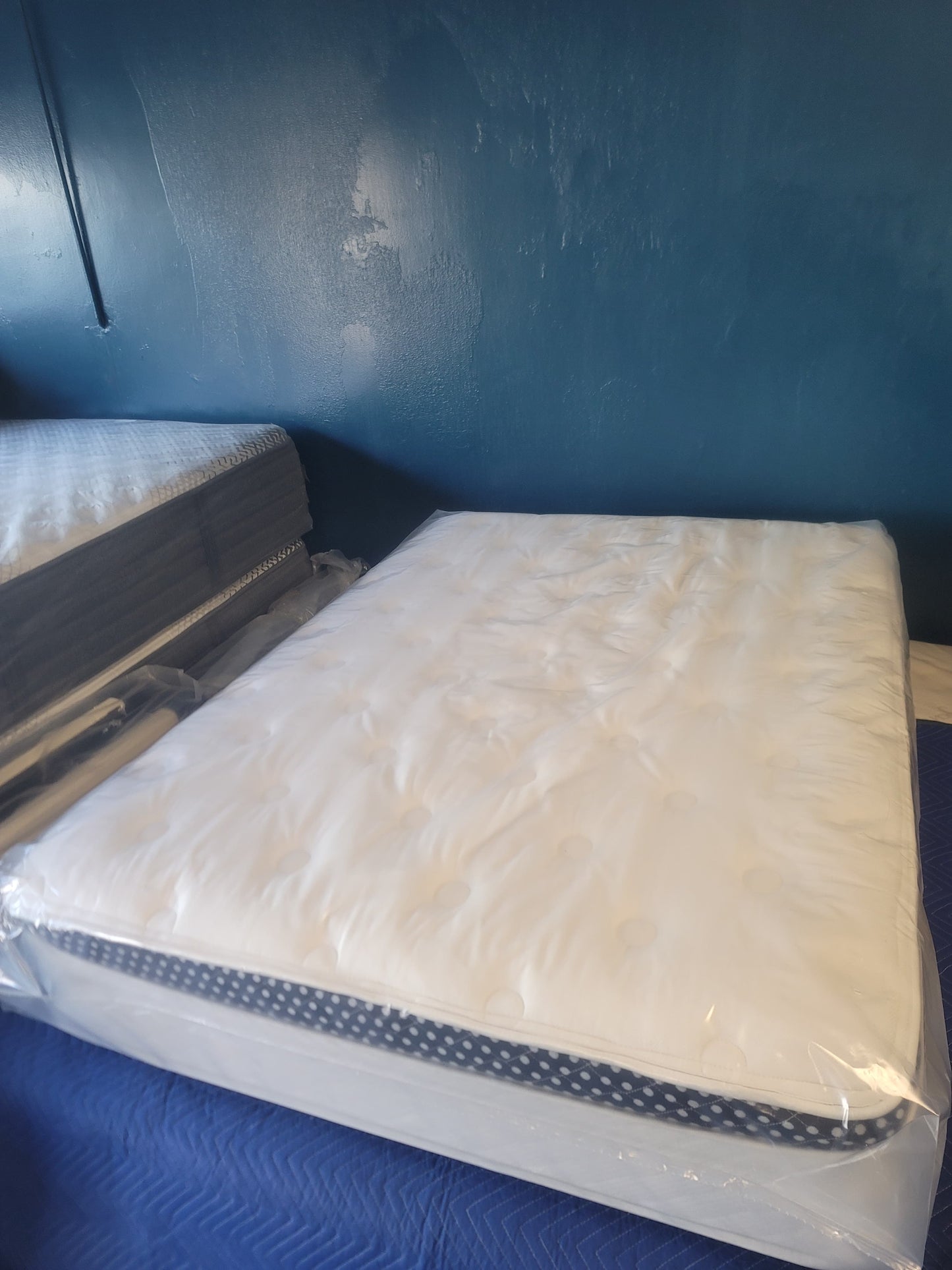 Winkbed Hybrid Queen/ Full